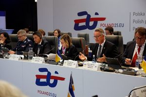 Uczestnicy posiedzenia Zarządu Europolu podczas debaty.
